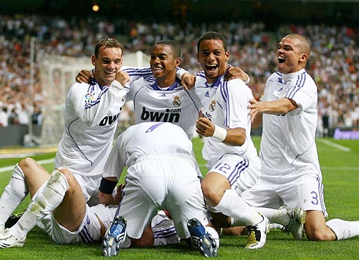 天空记者：齐尔克泽想继续留在曼联并为自己的位置而战（天空体育记者：齐尔克泽希望留在曼联，力争上位）