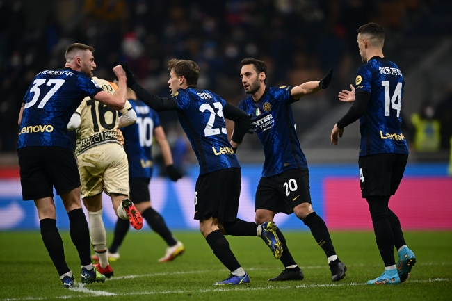 39岁前皇马队长不服老！自由身渴望加盟豪门，愿再次出战世界杯（39岁前皇马队长不言退！自由身盼投豪门，愿再征战世界杯）