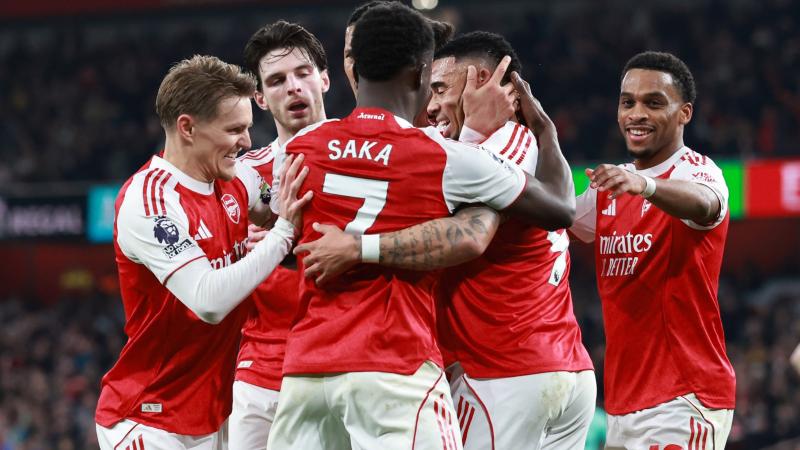 辽宁男篮王哲林末节关键表现（王哲林末节发力撑起辽宁男篮）