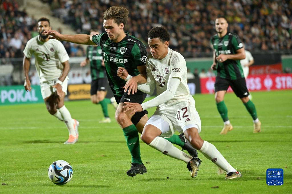 AC米兰客场0-2负都灵，阿莱格里因红牌停赛，替补普利西奇助球队扳平比分。