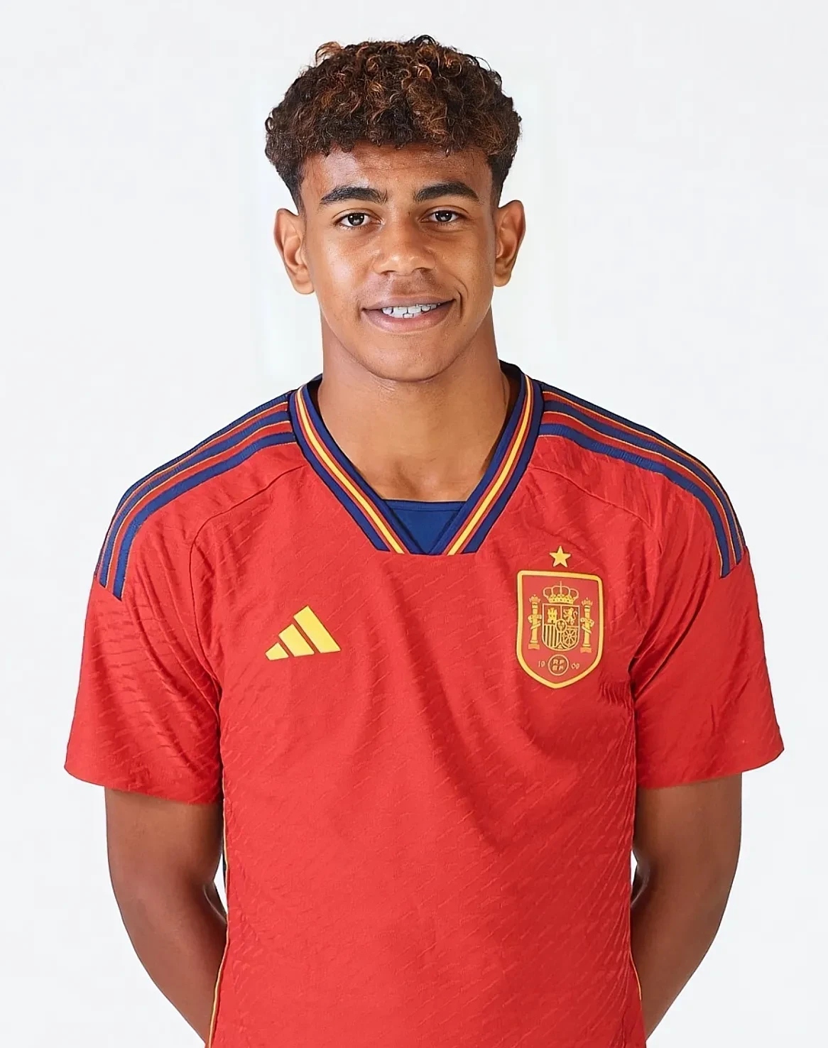 皇马齐达内战术显效4-0取胜塞尔塔（齐达内战术奏效，皇马4-0大胜塞尔塔）