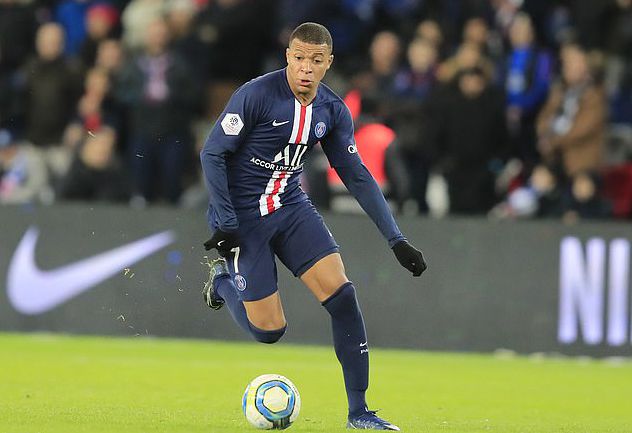 不敌药厂，曼城上次欧冠首阶段主场输球还是2018年9月（负于勒沃库森，曼城欧冠小组赛主场上次失利已是2018年9月）