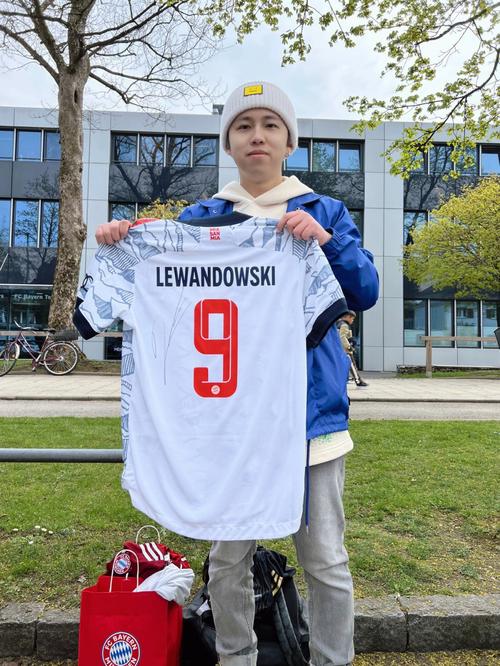 NBA战报：东契奇31分，詹姆斯赛季新高29分，湖人112-108险胜76人（湖人112-108险胜76人：詹姆斯轰赛季新高29分，东契奇砍下31分）