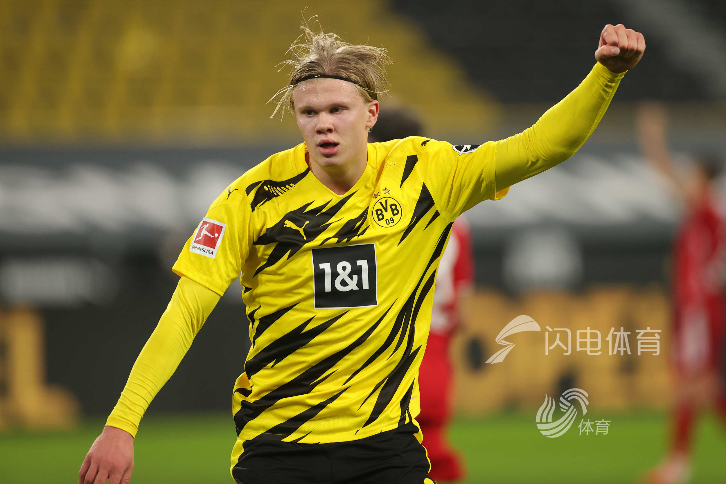 继C罗和小卢卡斯后，奥斯梅恩是第三位欧冠客场对贾府戴帽的球员（奥斯梅恩继C罗、小卢卡斯之后，成为欧冠客场对贾府上演帽子戏法的第三人）