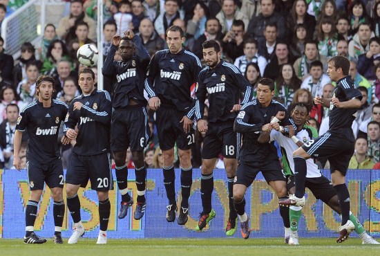 NBA球员专访：詹姆斯谈团队合作,（NBA独家专访：詹姆斯解读团队合作的力量）