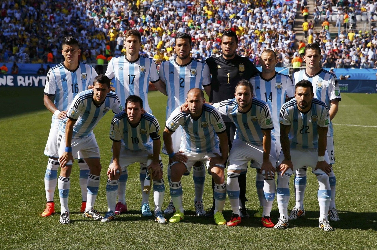 提前布局，世体：齐达内想带执教皇马时的2名助手同去法国队（世体：齐达内提前筹划，若执掌法国队将携皇马时期两位助手）